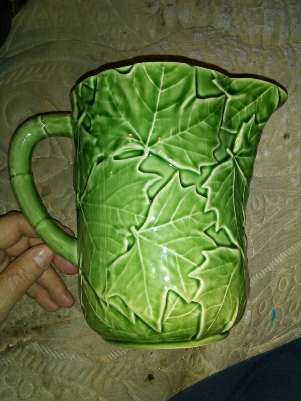 MAJOLICA BORDALLO~MAPLE LEAF PITCHER MADE IN PORTUGAL