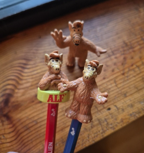DE COLECCIÓN ALF 2 LÁPICES Y FIGURA HEY NO PROBLEM I'M A PEOPLE ALIEN 1988 - Imagen 3 de 14