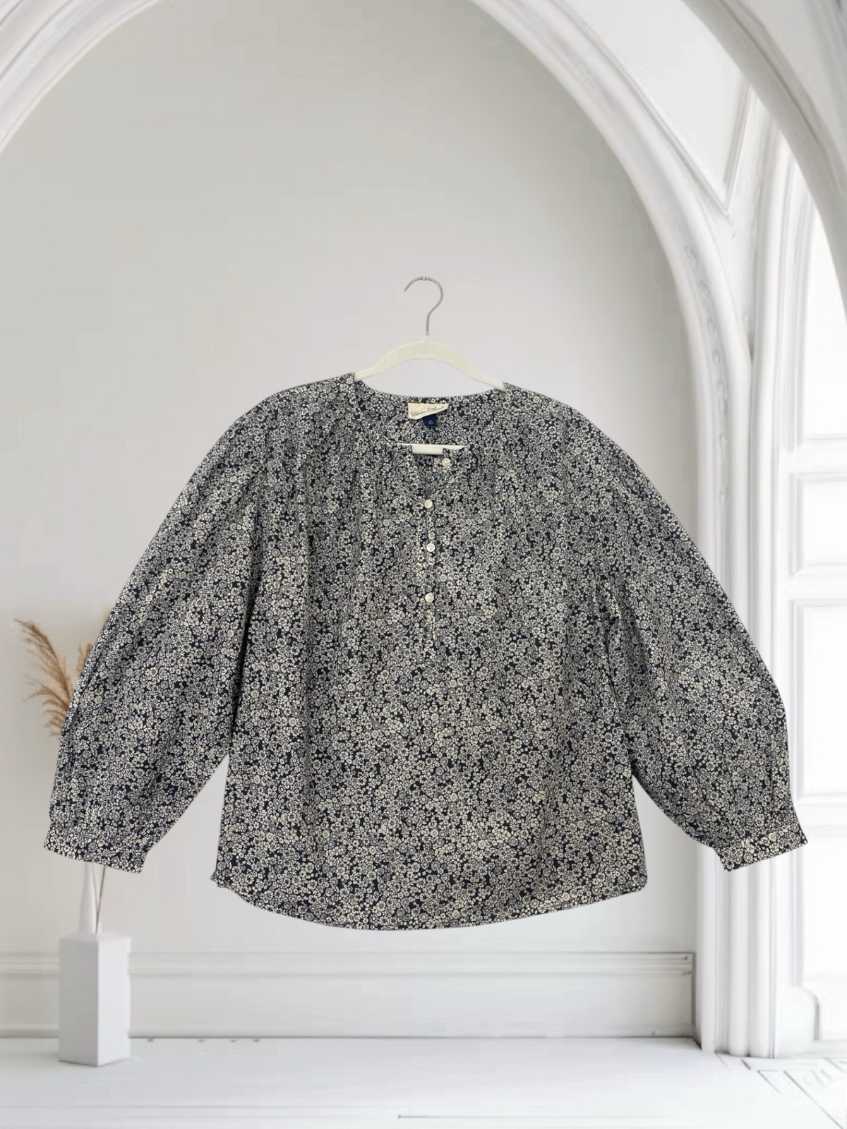 Universal Thread Ditsy Floral Balloon Sleeve Top Size XS Fall Boho Casual Chic
