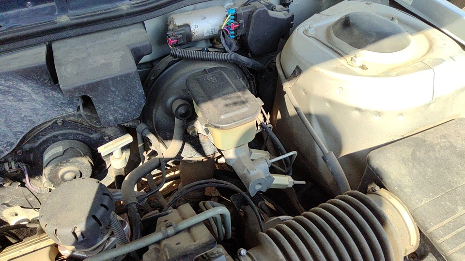 1986-1990 Olds 88 Power Brake Booster com conjunto de pares de cilindros mestre fabricante de equipamento original 18016255 - Imagem 3 de 4