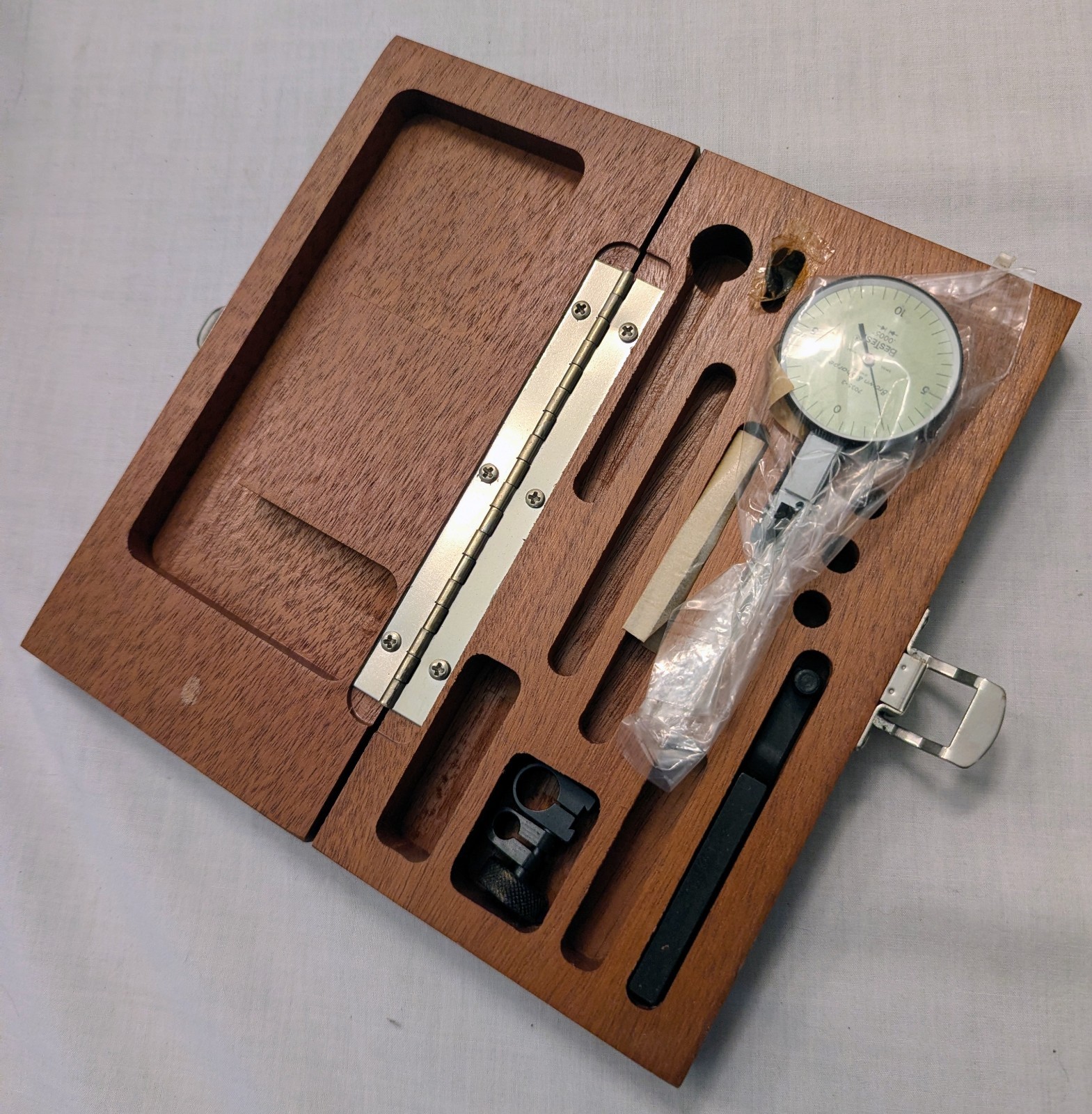 Brown & Sharpe - 7035-3 BesTesT Dial Indicator - .0005" - Wooden Case - NOS