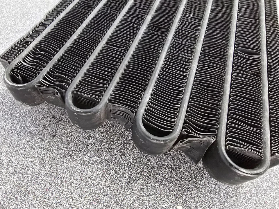 USED ORIGINAL GENUINE MODINE PORSCHE 911 REAR AIR CONDITIONING CONDENSER 10/76 - Image 3 of 4