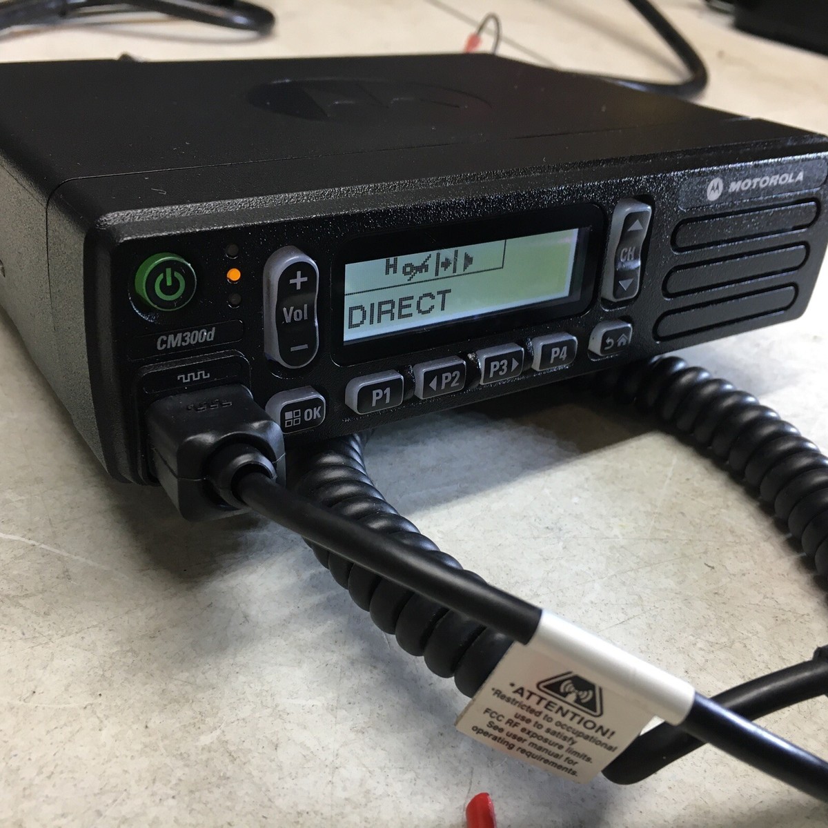 【新品未開封】MOTOROLA PASU0007JP Motorola CM300D AAM01QNH9JA1AN UHF 403-470 MHz 99ch Digital