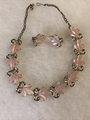 Vintage LISNER PINK Thermoset Lucite Molded Leaf Necklace & DODDS Clip Earrings