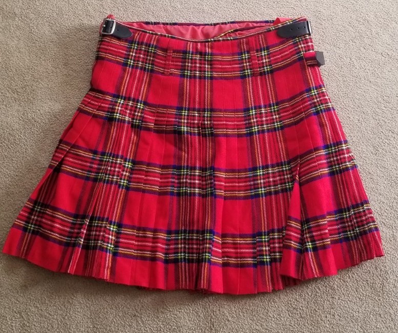 SCOTTISH DESIGN TARTANS RED PLAID KILT SIZE 42  ACRYLIC WOOL BLEND .