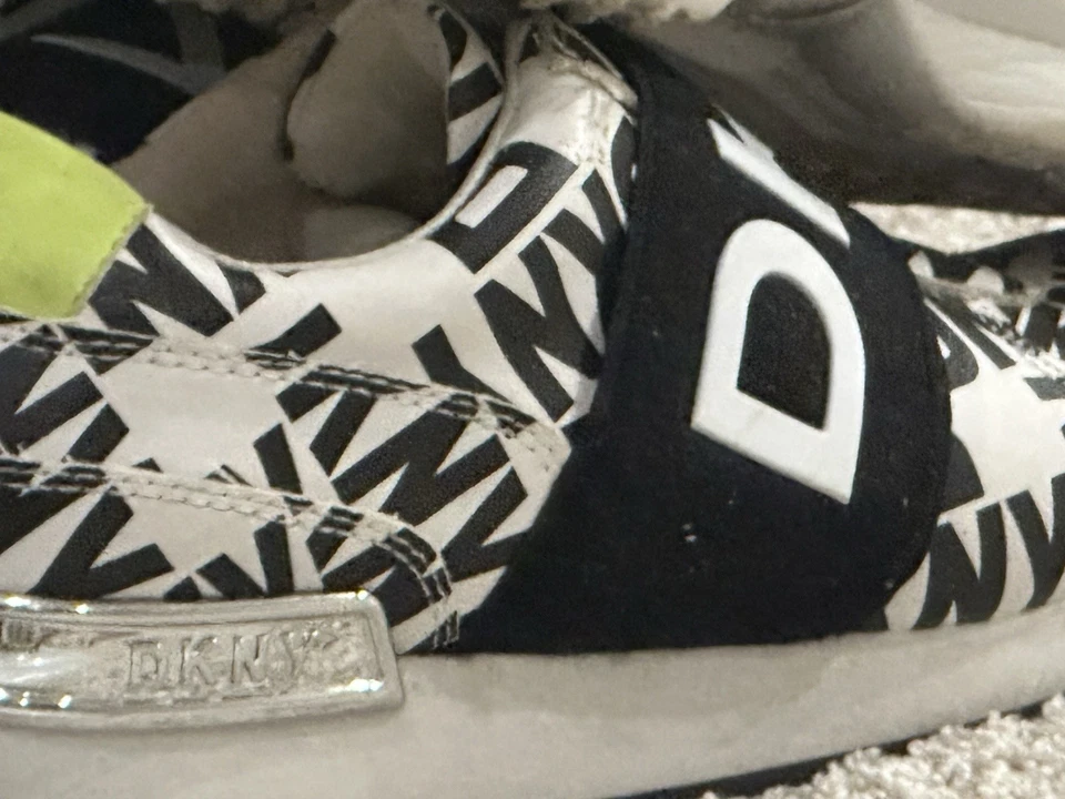 NUEVO DKNY Mujer Parte Superior Baja Sin Cordones Moda Tenis Blanco/Negro Marli EE. UU. 8M Foto 4 de 4