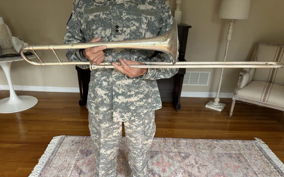 Trombón Frank Hilton vintage anterior a la Primera Guerra Mundial USQMC Chicago plateado, sobrevivido a la guerra Foto 4 de 4