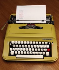 Olivetti Underwood 319 Ocra macchina da scrivere Vintage Anni 80 Lettera 92