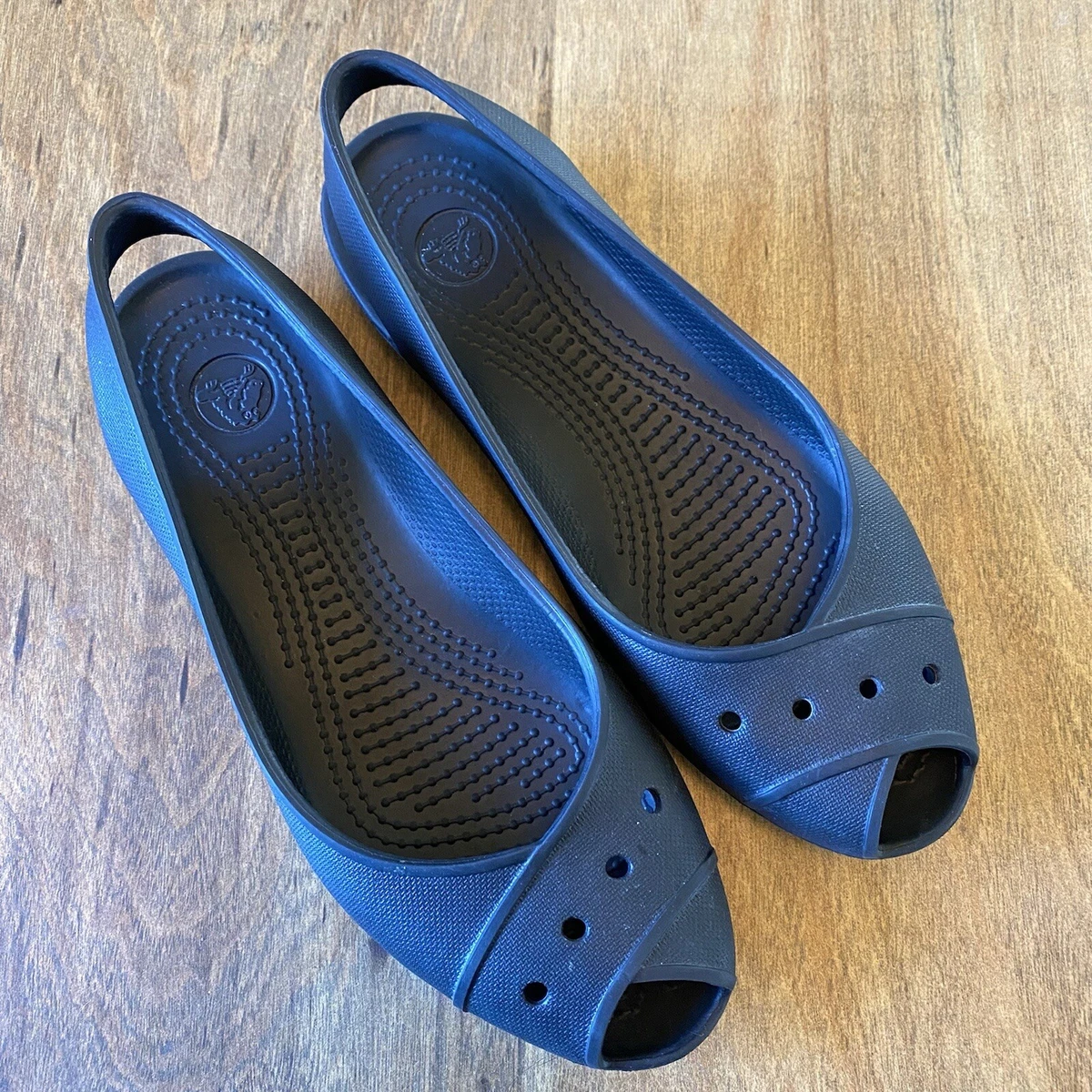Open toed crocs 2025