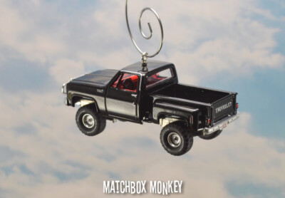 Decorazione Natalizia 1980 Chevy Custom Deluxe Stepside C10 &ndash; Greenlight 1:64
