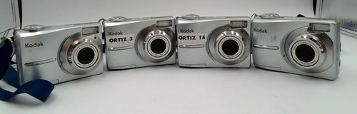 LOT OF 4 Kodak EasyShare C513 5.0MP Compact Digital Camera Silver