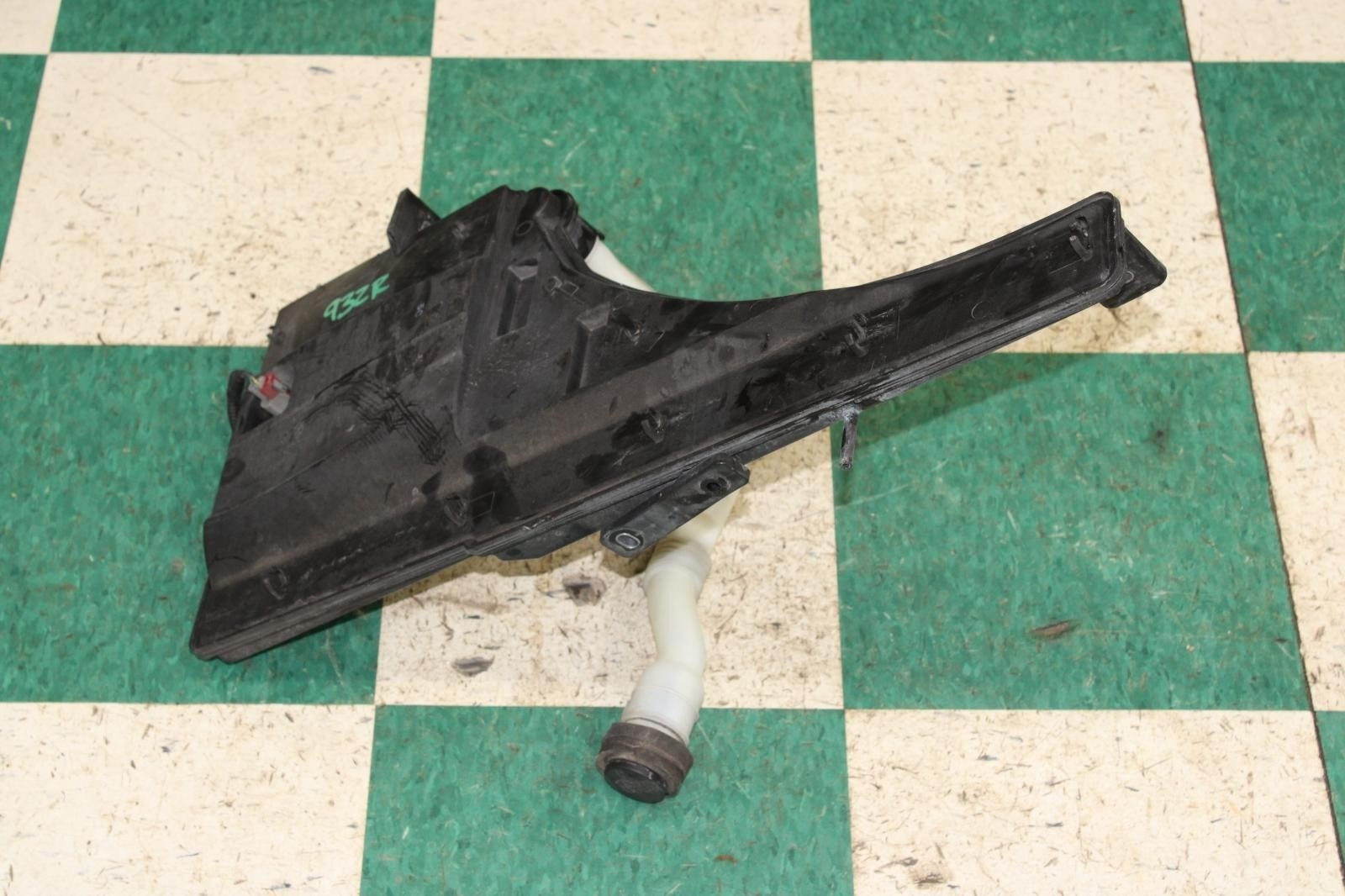 14-21 Ghibli Washer Bottle Windshield Reservoir Jug Assy Unit OEM Factory OE WTY