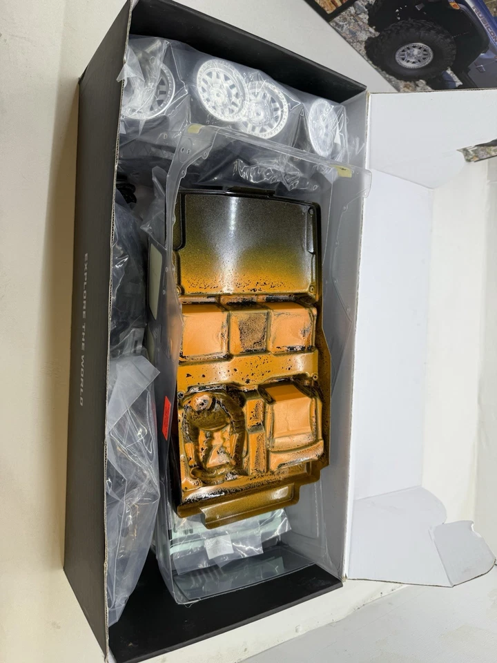 2X New Axial Scx10 Jeep Wrangler Unlimited Rubicon Builders Kit 1/10 4WD - Image 4 of 4