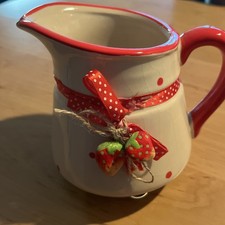 Schöne kleine weiß rote