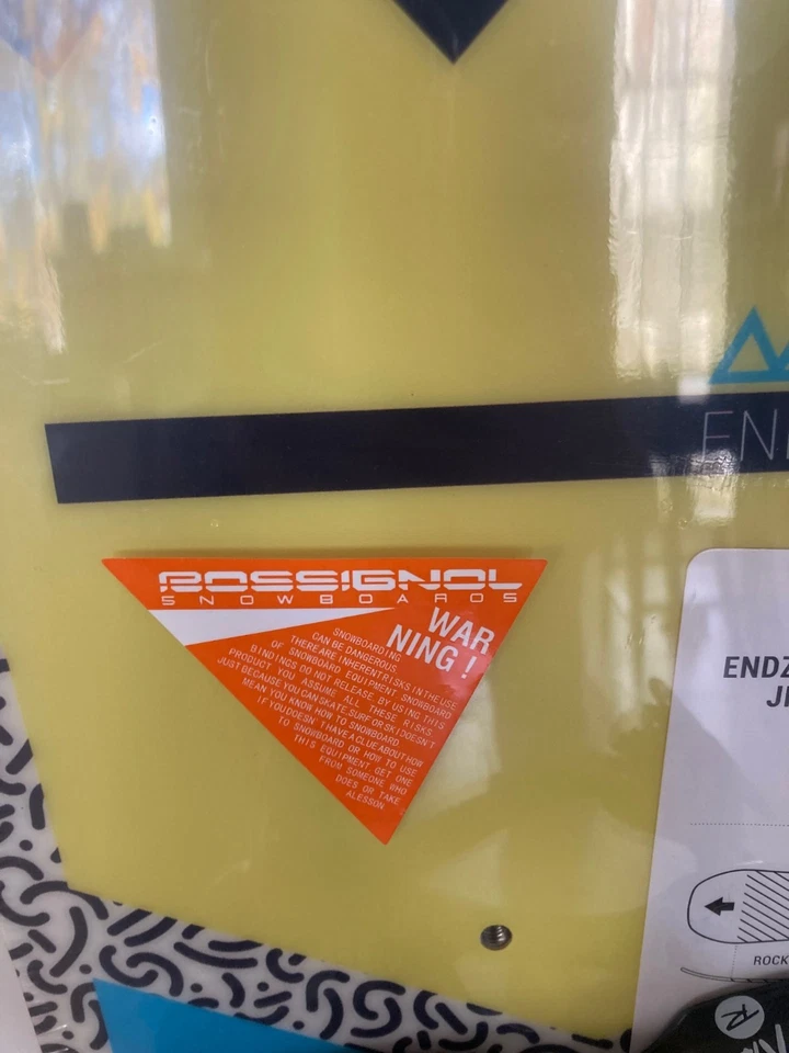 New Freestyle All-Mountain 105cm Snowboard & Rossignol Rookie JR bindings (XS) - Image 3 of 4