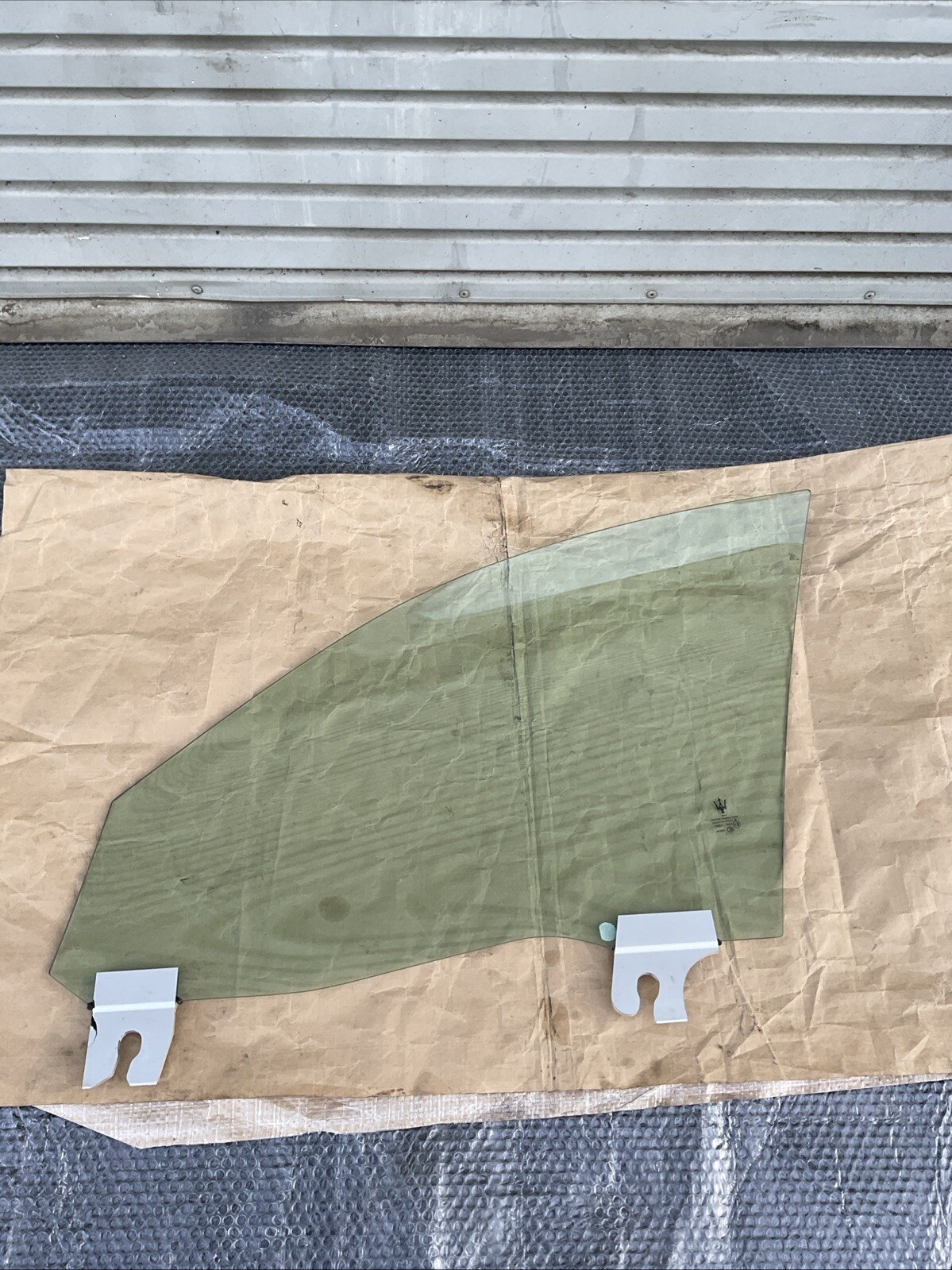 14-22 Maserati QuattroPorte Front Right Side Door Window Glass OEM 26K