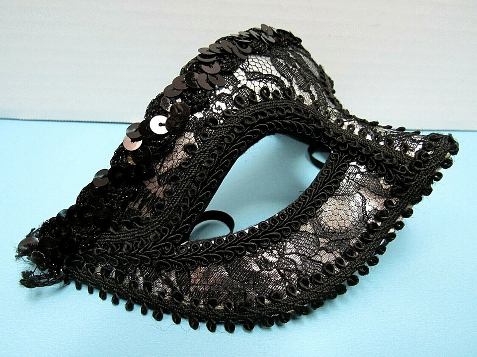 FANCY BLACK & SILVER BEADED MASQUERADE EYE MASK ~ PARTY, MARDI GRAS, HALLOWEEN - Image 2 of 4