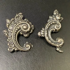 Lot of 2 Filigree Floral Flourish Ornate Baroque Victorian Style Pinback Brooch 
