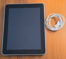 Apple iPad 1st Gen, WiFi model, 16GB - original battery holds a decent charge