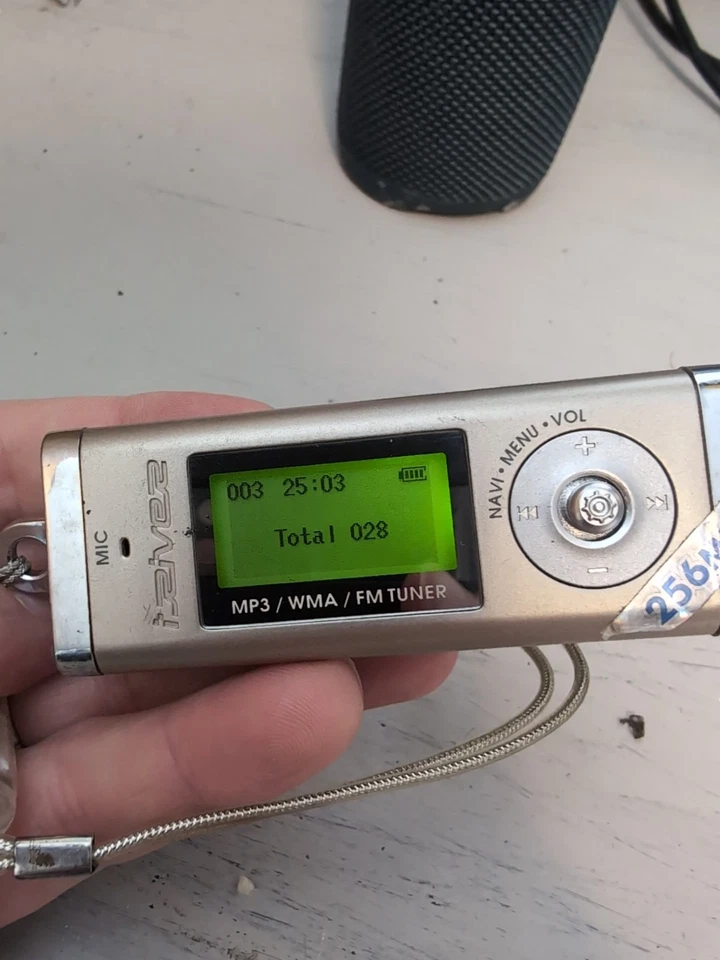 Reproductor de audio digital Iriver IFP-190TC sintonizador MP3/WMA/FM 256 MB de memoria Foto 2 de 3