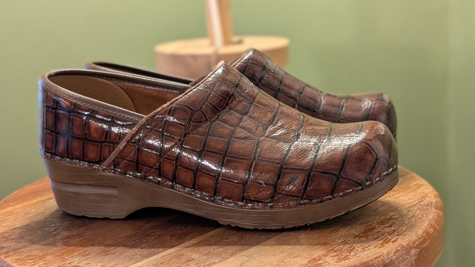 Sanita Shoes Womens 37 Danish Clogs Nursing Professional Brown