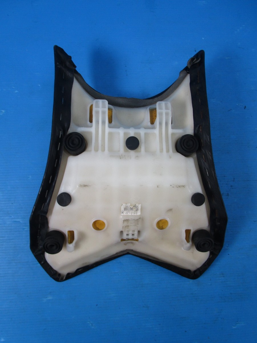 800シート 13 14 15 16 2013-2016 KAWASAKI Z800 Z 800 FRONT SEAT RIDER