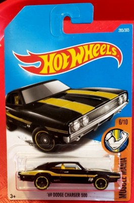 Hot Wheels Muscle Mania '69 Dodge Charger 500 Black w/Yellow - 2015 Mattel - New