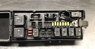2004 dodge durango cigarette lighter fuse 2004 2005 Dodge Durango 4.7 Engine Bay Fuse Box Relay Center