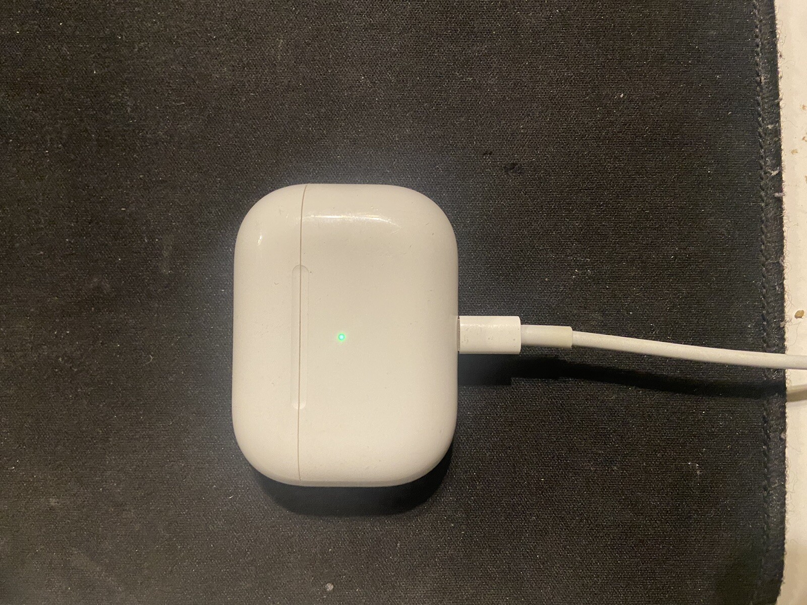 AirPods Pro 1st Gen Charging Case in Good Working Condition  -image