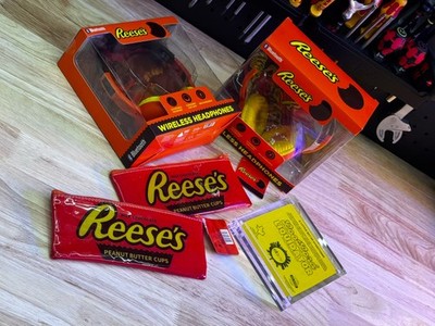Reese's Peanut Butter Cups Limited Edition Bluetooth Wireless Headphones NEW