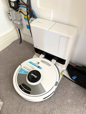 White Shark Robotic Vacuum with Self-Empty Base/Dock & Mop Pads