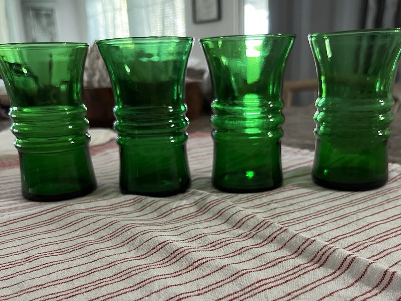 Anchor Hocking Whirly Twirly Tumblers Glasses 8 Oz Green