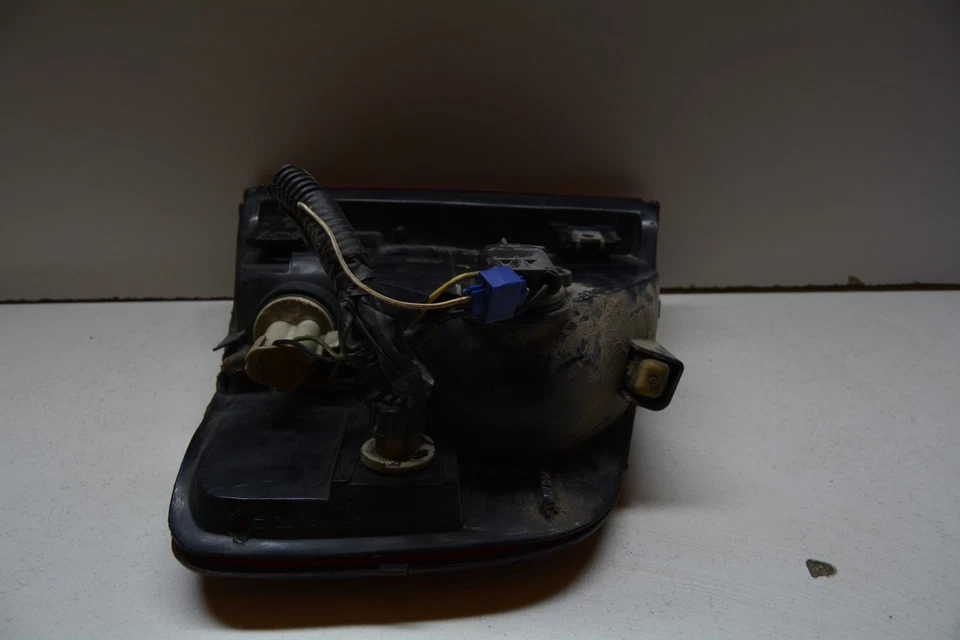 1994-2003 CHEVROLET S10/S15 SONOMA PICKUP LEFT SIDE TAIL LIGHT OEM, 166-2557A - Image 3 of 4