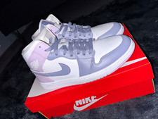 Nike Air Jordan 1 Mid Unisex Sneaker EU 40 Leder Weiß/Lila Mid Top
