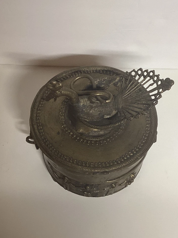 ANTIGUA CAJA COLGANTE PANDON PAVO REAL BRONCE, HECHA A MANO, PIEZA ÚNICA Y HERMOSA Foto 2 de 4