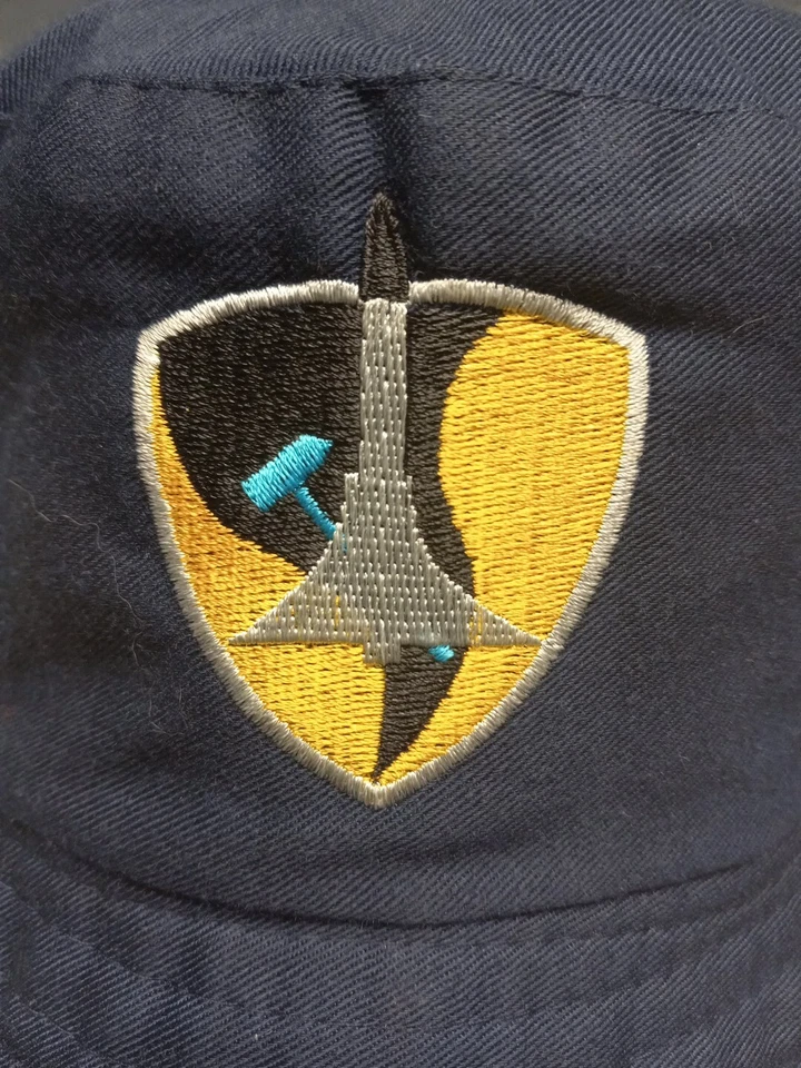 ¿Militares desconocidos? Logotipo de avión - Sombrero cubo azul L/XL CAJA NUEVO Foto 2 de 4