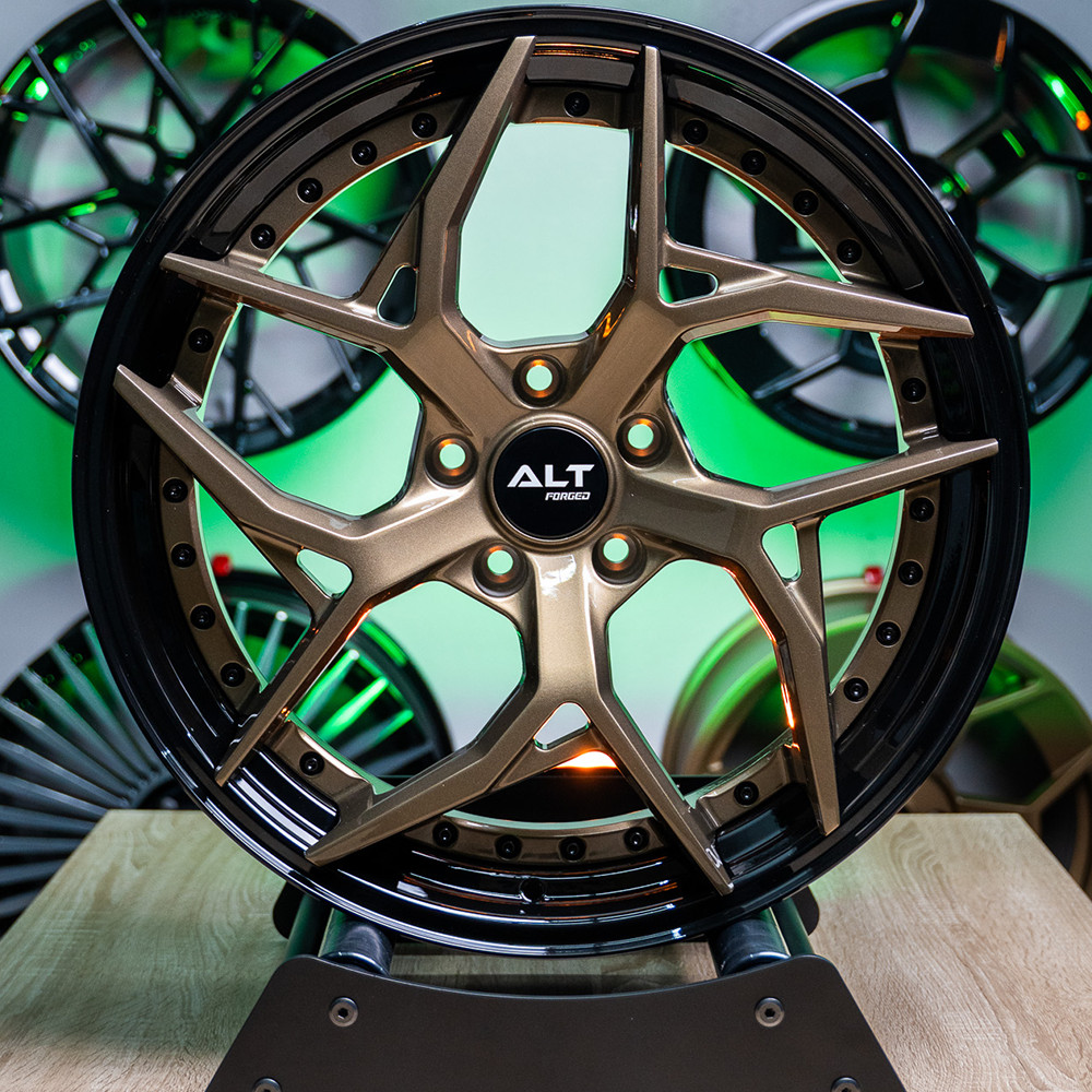 20"–21" ALT Forged DL12 Gloss Black w/ Gloss Bronze Wheels for Lamborghini
