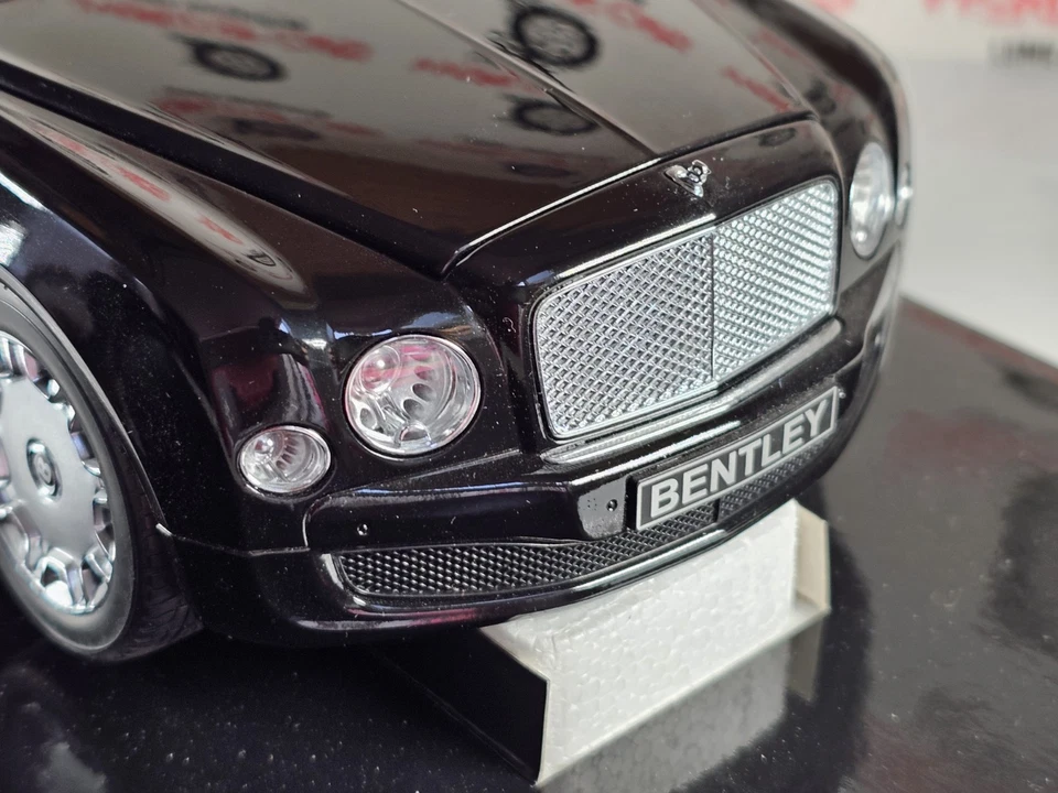 Minichamps  1:18 Bentley Mulsanne 2010 Black  Dealer Edition  — 第 3/4 张图片