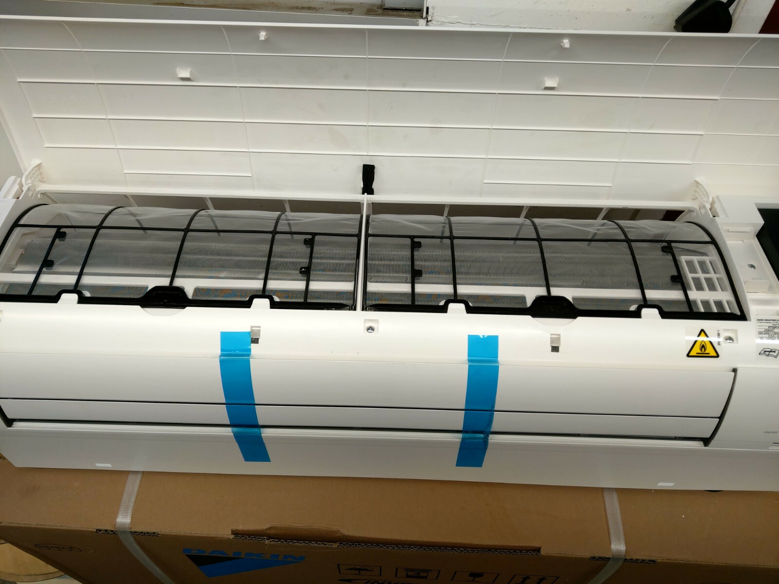 Daikin 7Kw Wall Mounted Air Conditioning System Complete FTXP71M FTXP71