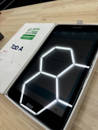 Samsung Galaxy Tab A Wi-Fi 8" noir verrouillé pour pièces/réparation - Photo 2/4