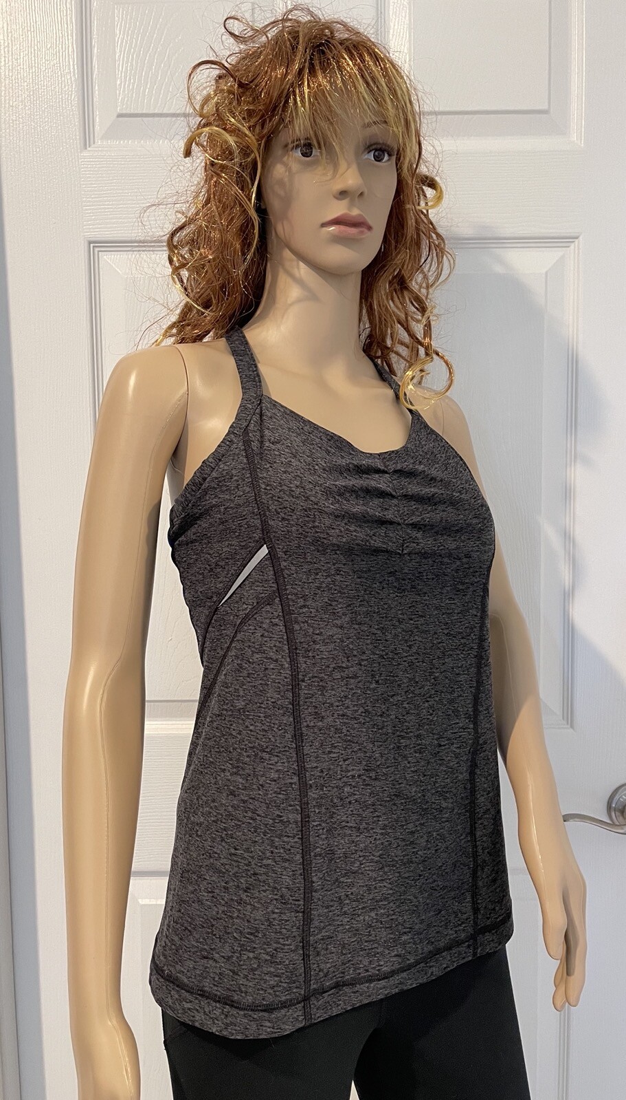 Under Armour All Season Gear Strappy Grey & Blue Fitted Yoga Tank Top Size M EUC