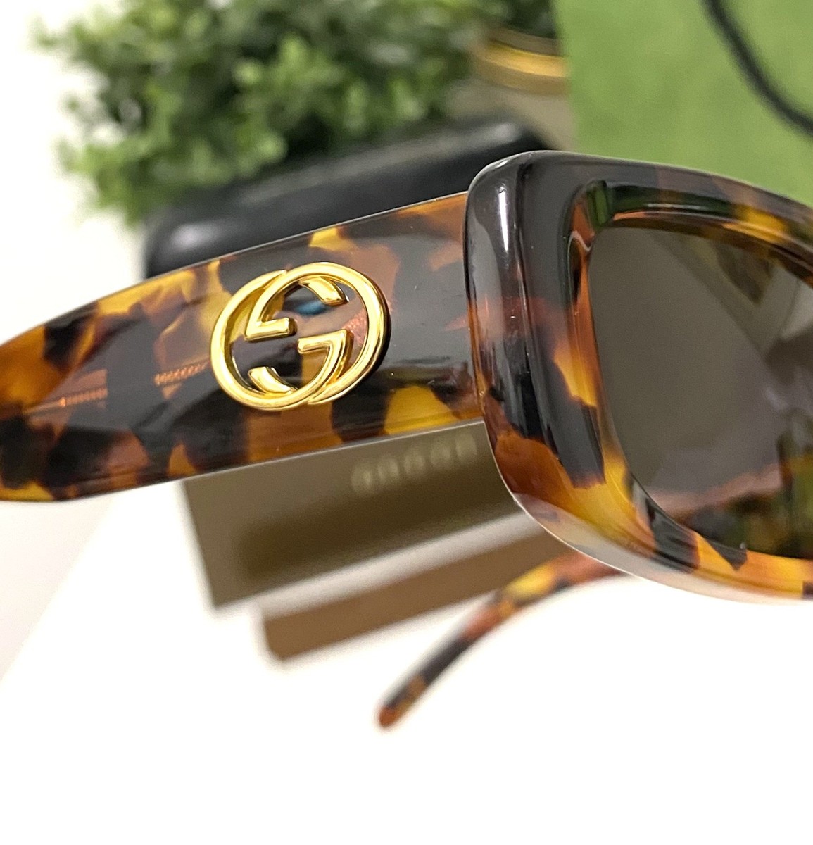 Authentic Vintage Y2K Gucci GG 2409/S Square Tortoiseshell Acetate
