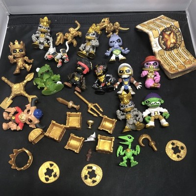 Treasure X Toys Action Figures  By Moose Weapons The golden goblet. Random.￼