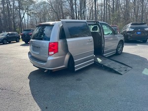 2017 Dodge Grand Caravan SXT handicap wheelchair side entry