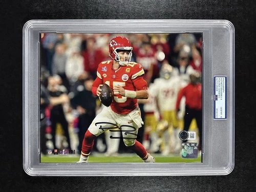 PATRICK MAHOMES Autograph AUTO 8x10 Sealed Photo BECKETT WITNESS 🔥 PSA 10