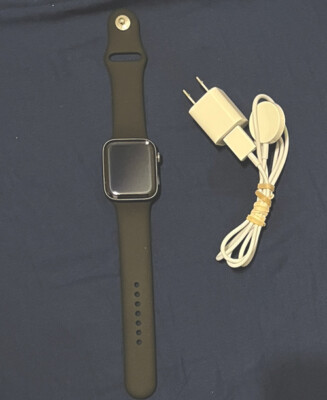 Apple Watch SE 44mm LTE Space Gray Aluminum Case with Black Sport Band -