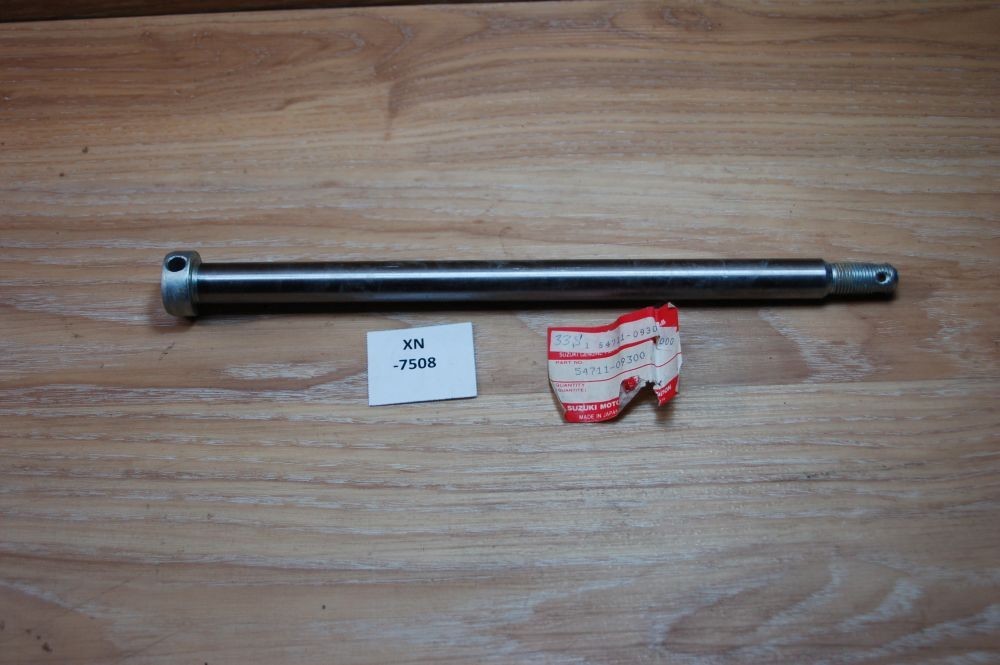Suzuki 54711-09300 AXLE, FRONT Genuine NEU NOS xn7508 | eBay