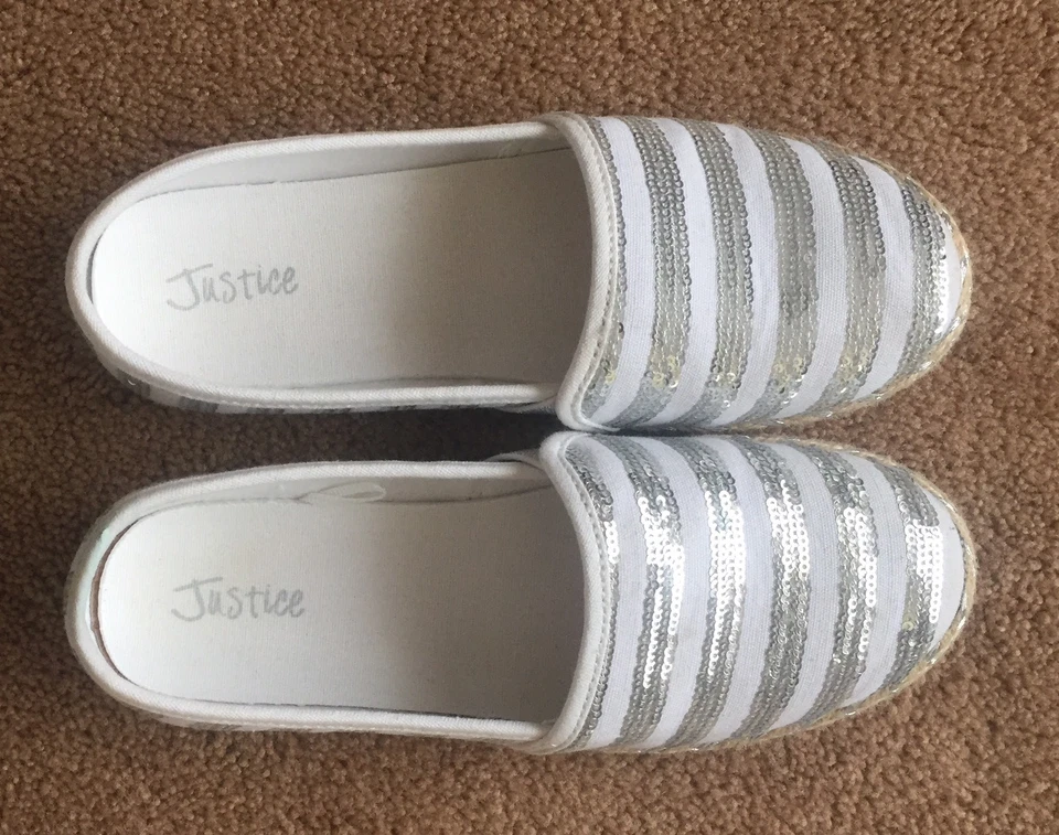 ZAPATOS PLANOS NIÑAS JUSTICIA TALLA 6 LENTEJUELAS PLATEADAS ¡¡BASTANTE EXCELENTE ESTADO!!! Foto 2 de 4