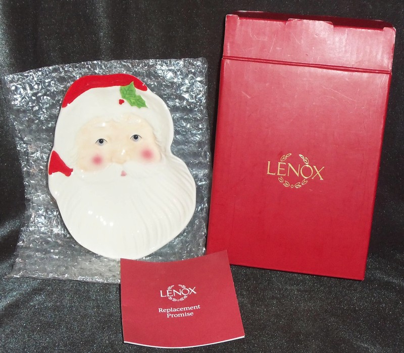 New w Box Lenox Hosting the Holidays Realistic Santa Claus Spoon Rest w Holly