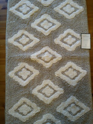 Bath Rug Mat Gray & White Textured 20'' x 32'' 100% Cotton by Threshold. New!